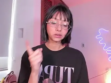 Londonttipton  live sex cam
