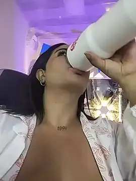 Luciana_r  live sex cam