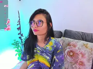 NayeCloud  live sex cam