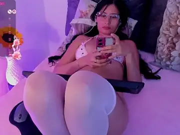 NayeCloud  live sex cam