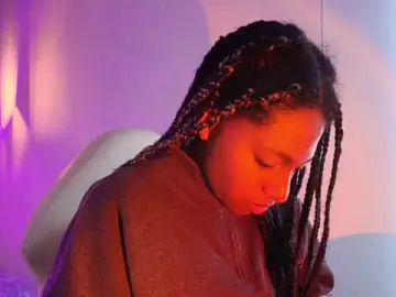 Queen_perla_  live sex cam