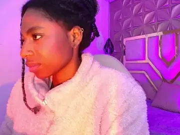 Queen_perla_  live sex cam