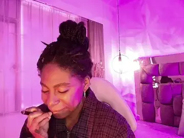 Queen_perla_  live sex cam