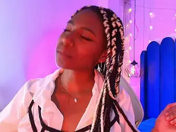 Queen_perla_  live sex cam