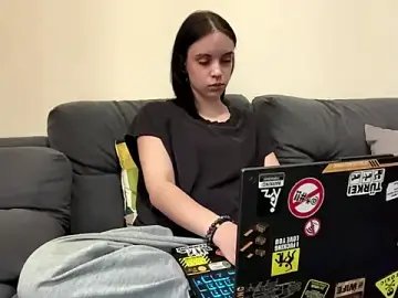 ChayaAnger  live sex cam