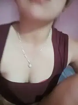 Clarra-s  live sex cam