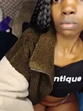 Redlips-niaa  live sex cam