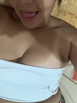 Cmarilia  live sex cam