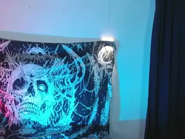 Mikaskullcs  live sex cam