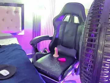 Law_moon  live sex cam