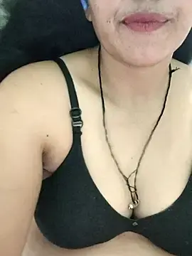 Piya-Naughty  live sex cam