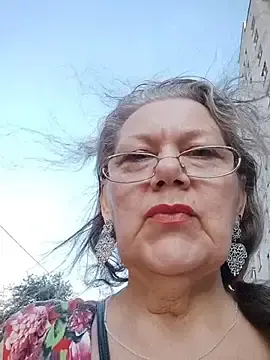 Snezhana  live sex cam