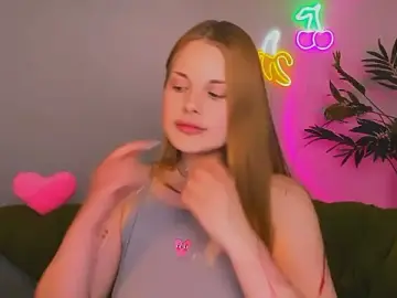 Holy_kitty  live sex cam