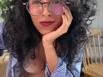 Illaroom  live sex cam