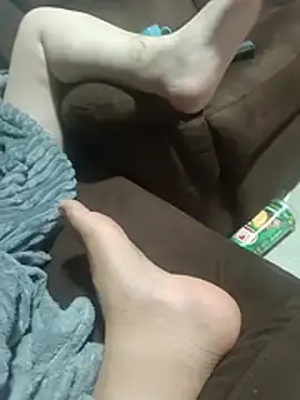 Pequitass69  live sex cam