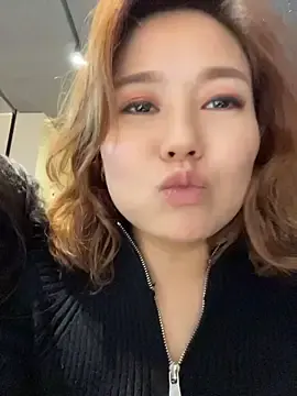 Elowen-520  live sex cam