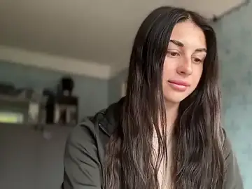 LiluMartiznir  live sex cam
