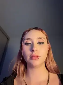 Sophia_LuxxX  live sex cam