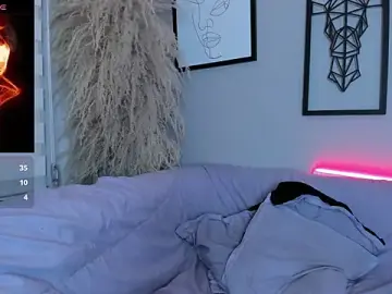 Lunar_lustx  live sex cam