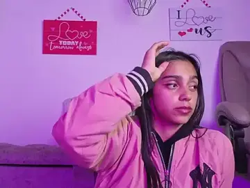 Dafne_girl4u  live sex cam