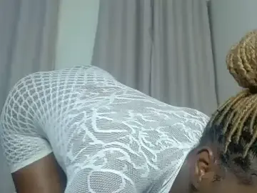 Ebony_rain  live sex cam