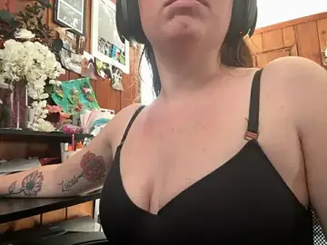 Lil_Mama17  live sex cam