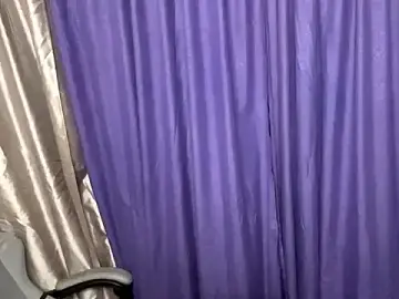 LoraleeGamotan  live sex cam