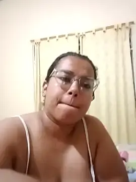 Lucy_henao_  live sex cam