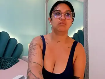 Sharlott18  live sex cam