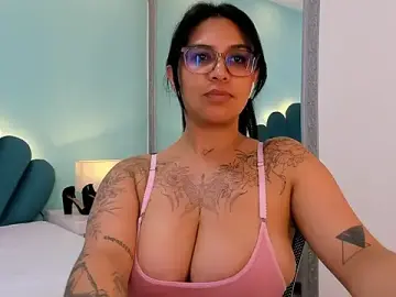 Sharlott18  live sex cam