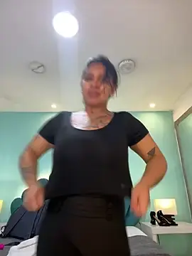 Sharlott18  live sex cam