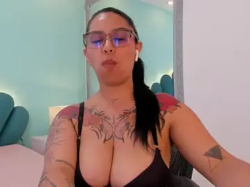Sharlott18  live sex cam