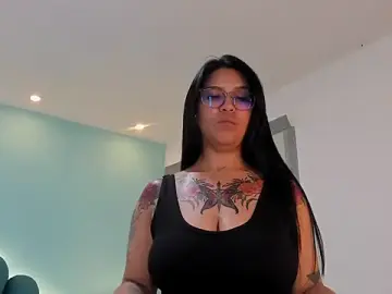 Sharlott18  live sex cam