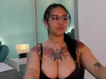 Sharlott18  live sex cam