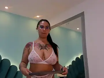 Sharlott18  live sex cam