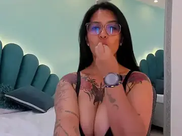 Sharlott18  live sex cam