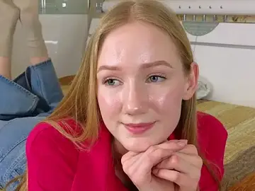KellyHeare  live sex cam