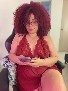 Leyah__  live sex cam