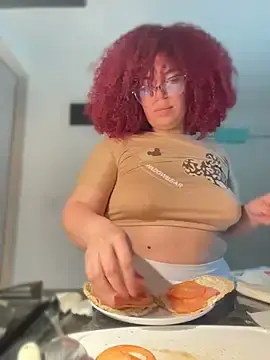 Leyah__  live sex cam