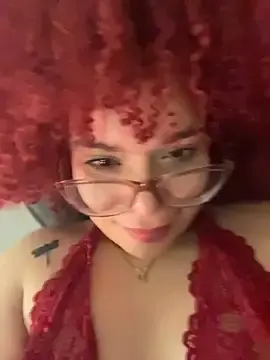 Leyah__  live sex cam