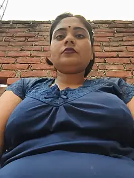 Aanushka  live sex cam