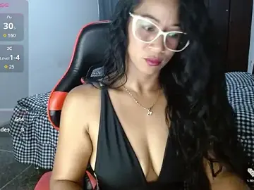 Emiliklauss22  live sex cam