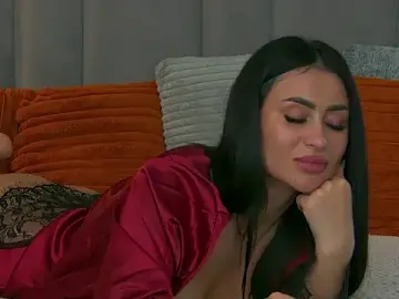 EmyLaveau  live sex cam