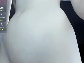 Chichi_o  live sex cam