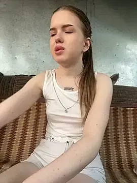 KayShaw  live sex cam