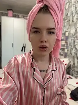 KayShaw  live sex cam