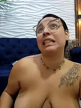 LizzRouse  live sex cam