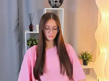 WinonaGue  live sex cam