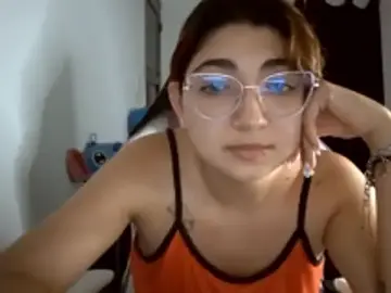 Esteni  live sex cam