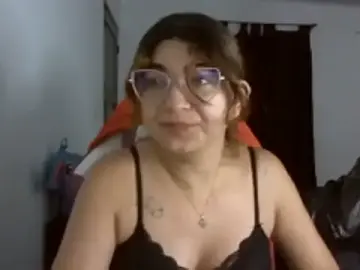 Esteni  live sex cam